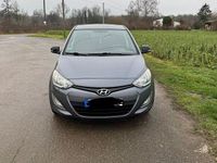 Gebraucht Hyundai i20 Trend 101 PS (74 kW) 2013 Grau Kleinwagen
