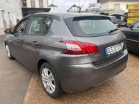 Gebraucht Peugeot 308 Active 120 PS (88 kW) 2016 Grau Limousine