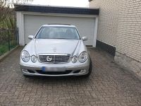 Gebraucht Mercedes E240 177 PS (130 kW) 2002 Silber Limousine