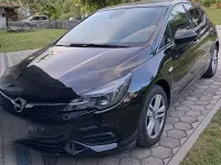 Używany Opel Astra Elegance 145 KM (106 kW) 2021 Czarny Sedan/Limuzyna