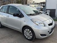 Gebraucht Toyota Yaris Cool 69 PS (50 kW) 2011 Silber Kleinwagen