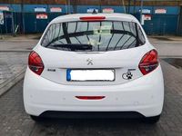 Gebraucht Peugeot 208 Active 68 PS (50 kW) 2017 Weiß Kleinwagen