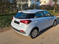 gebraucht Hyundai i20 1.2 62kW Select Wie Neu Scheckheft 1.Hd