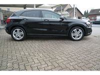 gebraucht Mercedes GLA180 GLA -Klasse GLA 180*2. HAND*NAVI*R-CAM