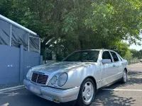 Gebraucht Mercedes E240 Avantgarde 170 PS (125 kW) 1997 Silber Limousine
