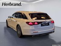 Gebraucht Mercedes E300 Exclusive 313 PS (230 kW) 2025 Manufaktur lack manufaktur opa Kombi
