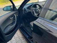 Gebraucht BMW 120 177 PS (130 kW) 2005 Schwarz Kleinwagen