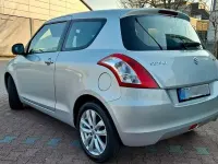 Usata Suzuki Swift Club 94 CV (69 kW) 2015 Argento Utilitaria