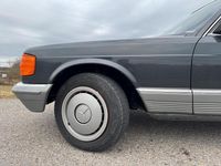 Gebraucht Mercedes 380 204 PS (150 kW) 1984 Grau Limousine