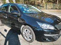 Gebraucht Peugeot 308 Active 131 PS (96 kW) 2014 Schwarz Limousine