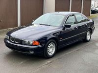 Gebraucht BMW 520 Exclusive 150 PS (110 kW) 1998 Blau Limousine
