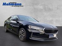 Gebraucht Skoda Superb Selection 150 PS (110 kW) 2024 Ebony schwarz metallic (metallic) Limousine