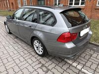 Gebraucht BMW 320 184 PS (135 kW) 2011 Grau Kombi