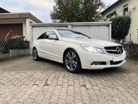 Gebraucht Mercedes E200 184 PS (135 kW) 2010 Weiß Coupé