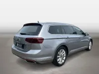 Gebraucht VW Passat Elegance 150 PS (110 kW) 2023 Silber Kombi