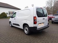 Neu Opel Combo 131 PS (96 kW) 2025 Lackierung weiss icy/typ aussenverkleidung spiegel flach standard Kombi