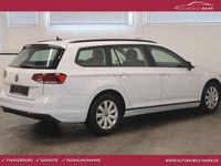 Gebraucht VW Passat 150 PS (110 kW) 2022 Gletscherweiã metallic Kombi