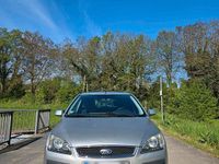 Usata Ford Focus 101 CV (74 kW) 2005 Argento Utilitaria