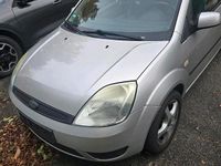 Gebraucht Ford Fiesta 69 PS (50 kW) 2005 Silber Kleinwagen