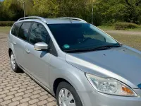 Gebraucht Ford Focus 105 PS (77 kW) 2010 Silber Kombi