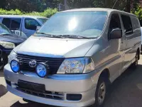Gebraucht Toyota HiAce 117 PS (86 kW) 2010 Silber Van