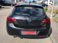 Gebraucht Opel Astra 140 PS (102 kW) 2012 Schwarz Kleinwagen