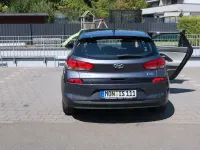 Gebraucht Hyundai i30 Select 120 PS (88 kW) 2017 Grau Limousine