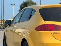 Second-hand Seat Leon Reference 102 CP (75 kW) 2010 Galben Hatchback