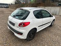 Gebraucht Peugeot 206 75 PS (55 kW) 2009 Weiß Limousine