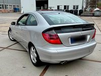 Gebraucht Mercedes C230 193 PS (141 kW) 2002 Silber Coupé