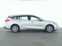 Gebraucht Ford Focus Titanium 125 PS (91 kW) 2021 Silber Kombi
