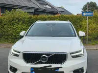 Second-hand Volvo XC40 Momentum 150 CP (110 kW) 2019 Alb SUV