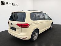 Gebraucht VW Touran Trendline 150 PS (110 kW) 2024 Beige Van / Kleinbus