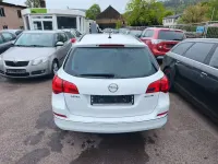 Gebraucht Opel Astra Edition 110 PS (80 kW) 2014 Weiß Kombi