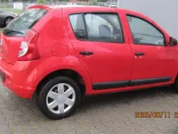 Gebraucht Dacia Sandero 75 PS (55 kW) 2010 Rot Limousine