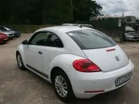 Gebraucht VW Beetle Basis 105 PS (77 kW) 2016 Weiß Kleinwagen