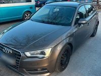 Gebraucht Audi A3 Comfort 105 PS (77 kW) 2014 Braun Limousine