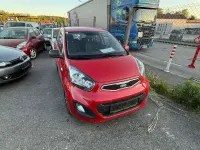 Używany Kia Picanto Attract 69 KM (50 kW) 2015 Czerwony Hatchback