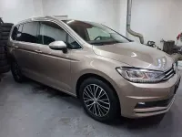 Gebraucht VW Touran Highline 150 PS (110 kW) 2017 Titanium beige Van / Kleinbus