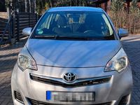 Gebraucht Toyota Verso-S 90 PS (66 kW) 2013 Silber Van / Kleinbus