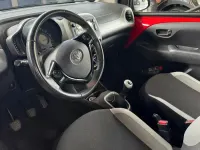 Second-hand Toyota Aygo 69 CP (50 kW) 2015 Roșu Hatchback