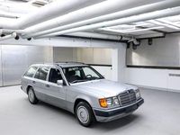 Gebraucht Mercedes E230 132 PS (97 kW) 1992 Silber Limousine