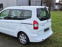 Gebraucht Ford Tourneo Courier 100 PS (73 kW) 2017 Weiß Van / Kleinbus
