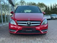 Gebraucht Mercedes B250 211 PS (155 kW) 2015 Rot Van / Kleinbus