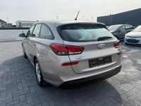 Gebraucht Hyundai i30 Select 101 PS (74 kW) 2018 Weiß Kombi