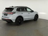 Neu VW Tiguan R-line 272 PS (200 kW) 2025 Oyster silver metallic SUV