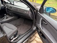 Gebraucht BMW 320 170 PS (125 kW) 2008 Schwarz Limousine
