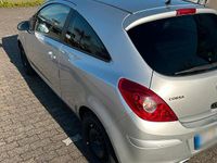 Gebraucht Opel Corsa 90 PS (66 kW) 2011 Silber Kleinwagen