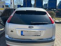 Gebraucht Ford Focus Ghia 120 PS (88 kW) 2007 Grau Limousine
