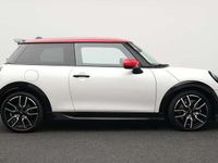 Gebraucht Mini John Cooper Works 156 PS (114 kW) 2024 Weiß Kleinwagen